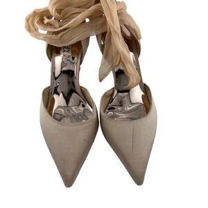 Badgley Mischka Blaze Satin Bow Stilettos Pointed Toe Size 7.5M NWOB